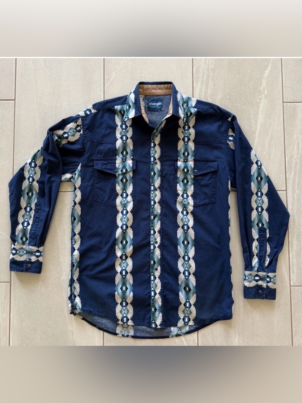 Vintage Wrangler Western Shirt Southwestern Aztec Snap Button Men’s L (Estimate - Picture 3 of 10